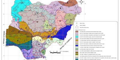 Карта на Нигерия с указване на различните зони растителност 